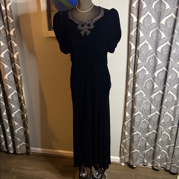 Antique 1930’s Black Silk Velvet Puff Sleeve Rhinestone Embellished Gown Flawed - Picture 2 of 12